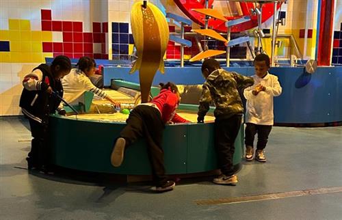 Water fun at the Ann Arbor Hands on Musuem.