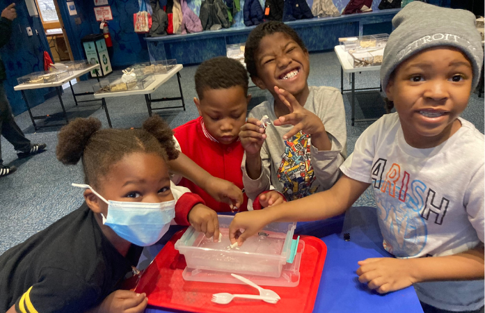  students at the zoo