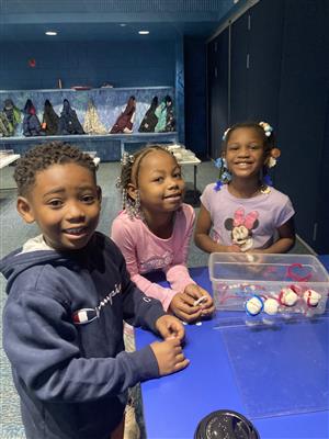  students at the zoo