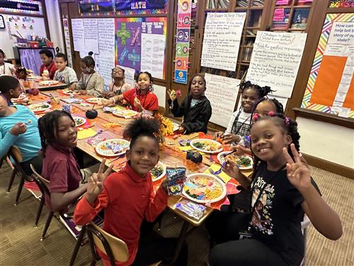 3rd graders eating