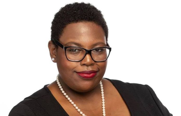  Ms. Lyons Middle School ELA Teacher
