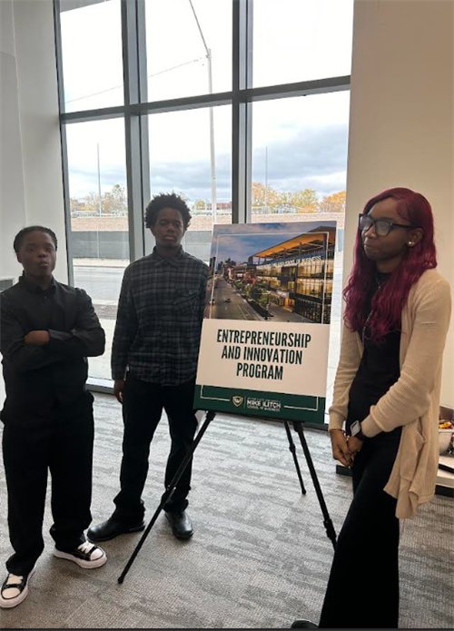 3 students at the entrepreneurship and innovation program
