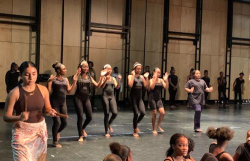 Spain dancers taking an African class during Dance Day