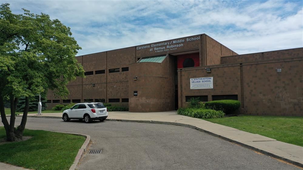 picture of Carstens school building.