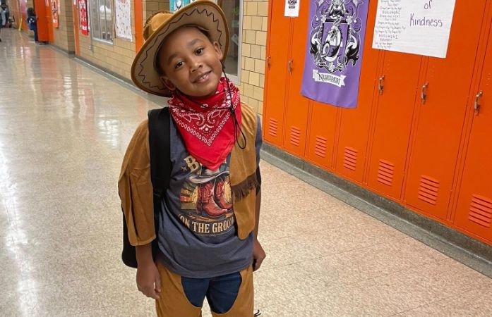  CHILDREN POSING IN BOOTS