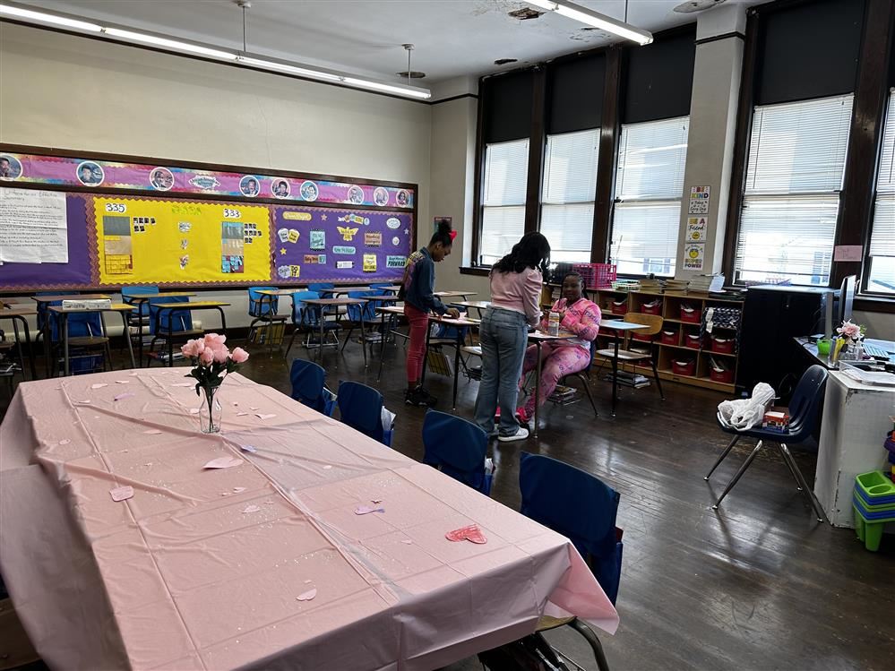  Classroom with the color pink.