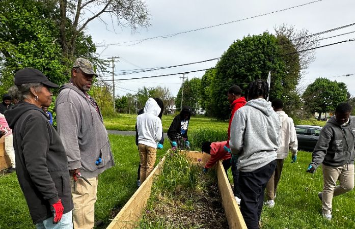 students gardening