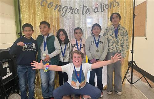  4th grade honor students posing 