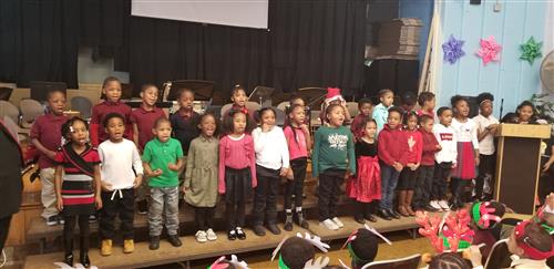 Kindergarten singing Jingle Bells 