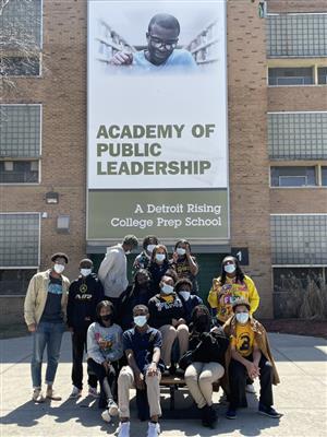 Burns Students take group picture