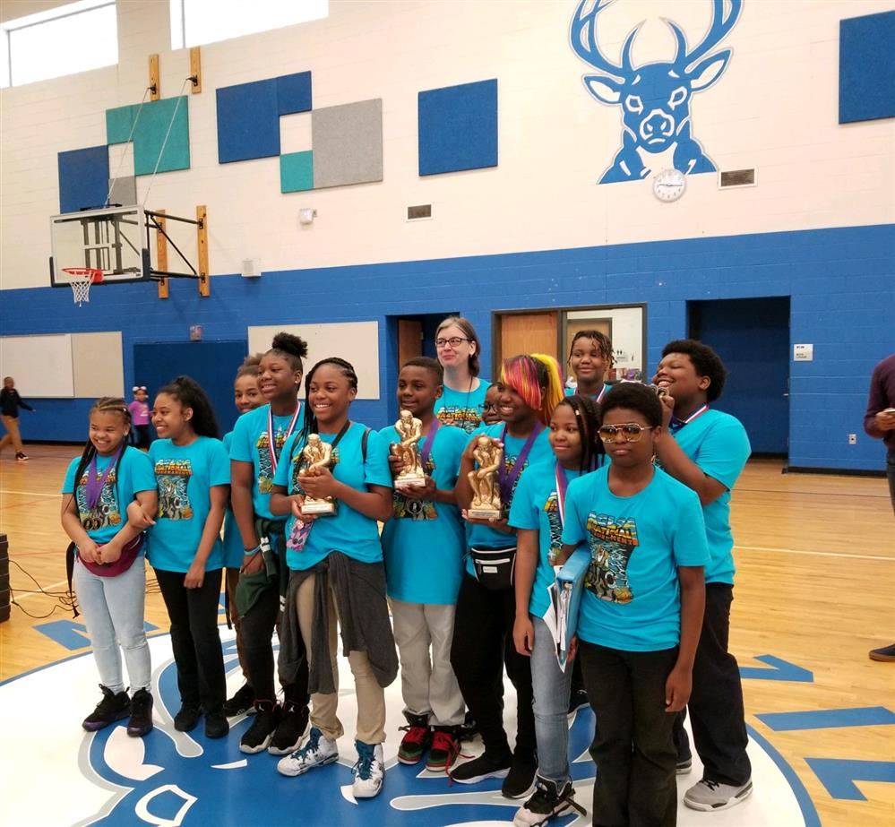  Mackenzie's academic games team