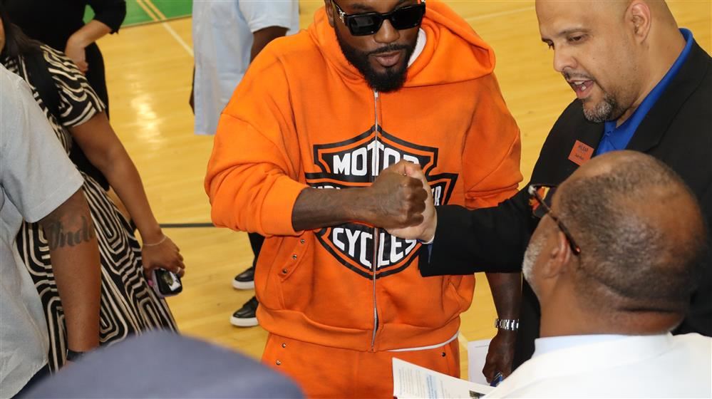  Picture of Rapper Jeezy and staff from Henry Ford for the Health Fair at Cass Tech 