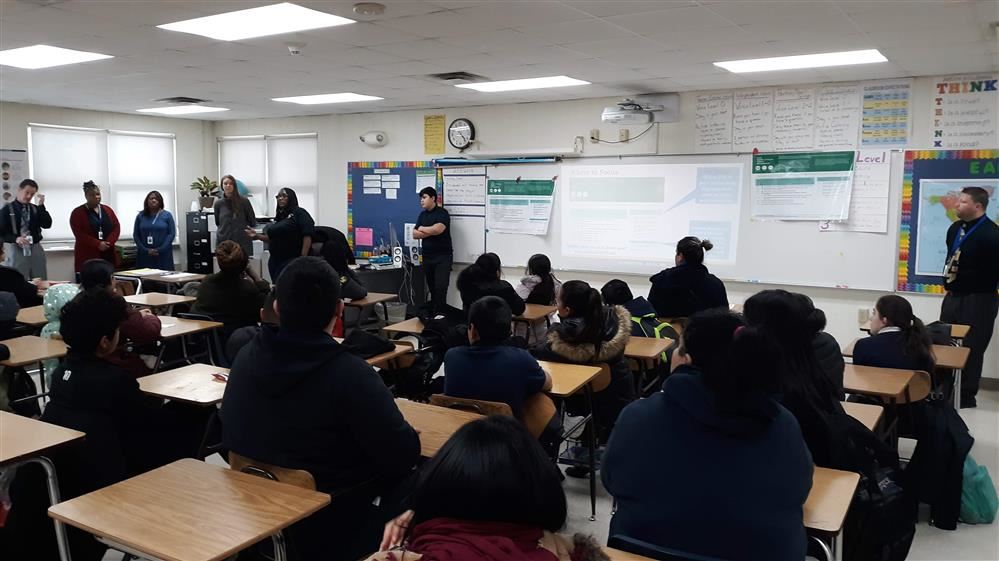 Parents listening to introduction at Parent Math Night