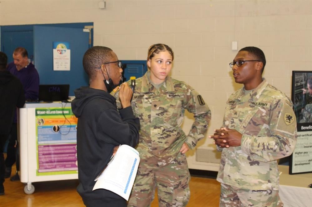  Student speak to the Army 