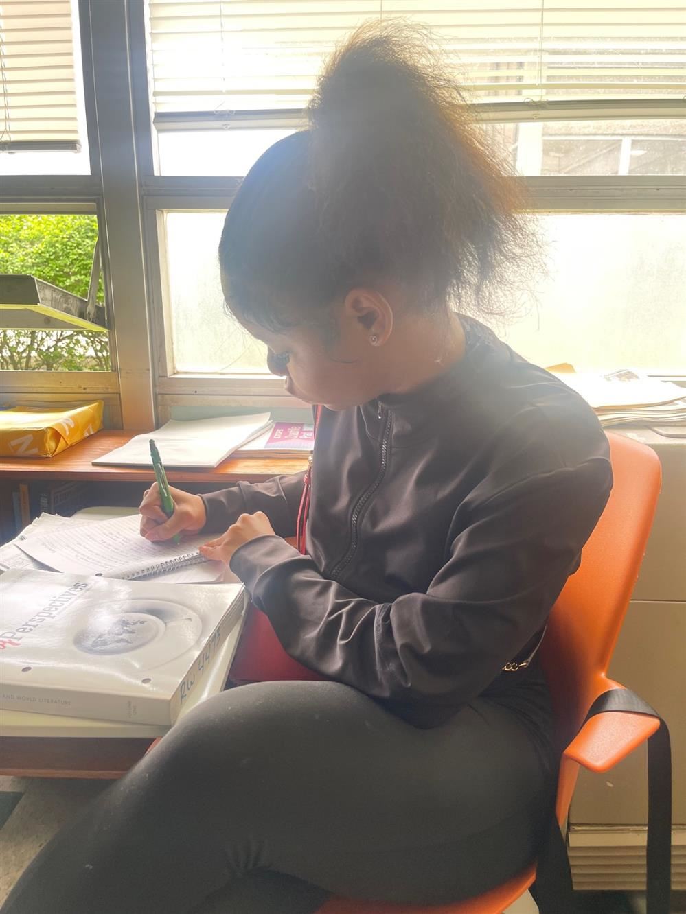  Student working in class