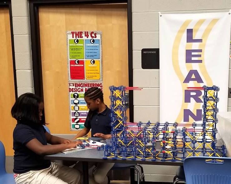 Students building in STEM Students building in STEM
