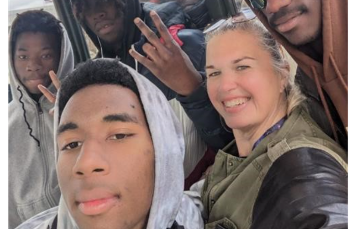  Students riding on the bus