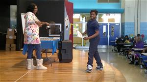 student receives award