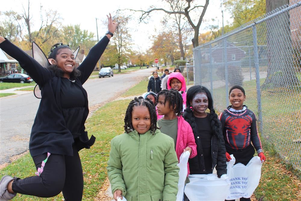 Dossin students line up for Trunk or Treating