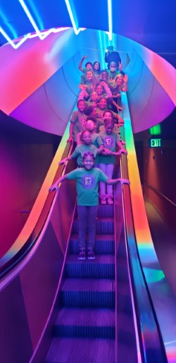 Students at science center 
