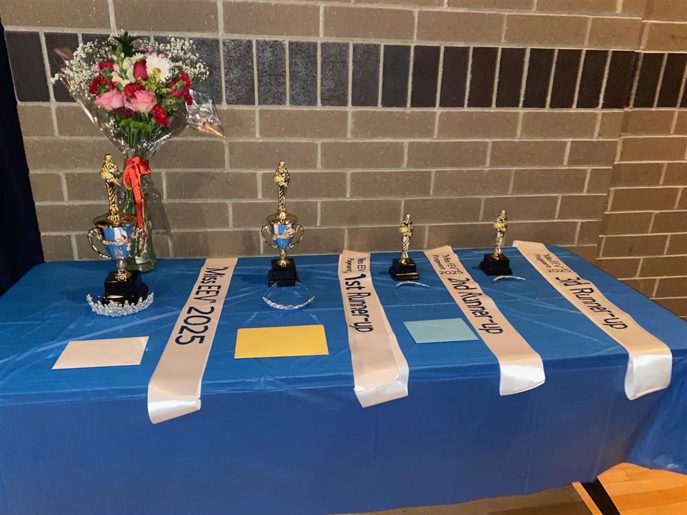  Sashes and flowers