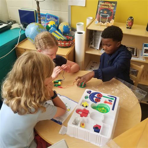 Building electric circuits
