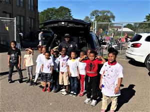 Kindergarten with their police pal 
